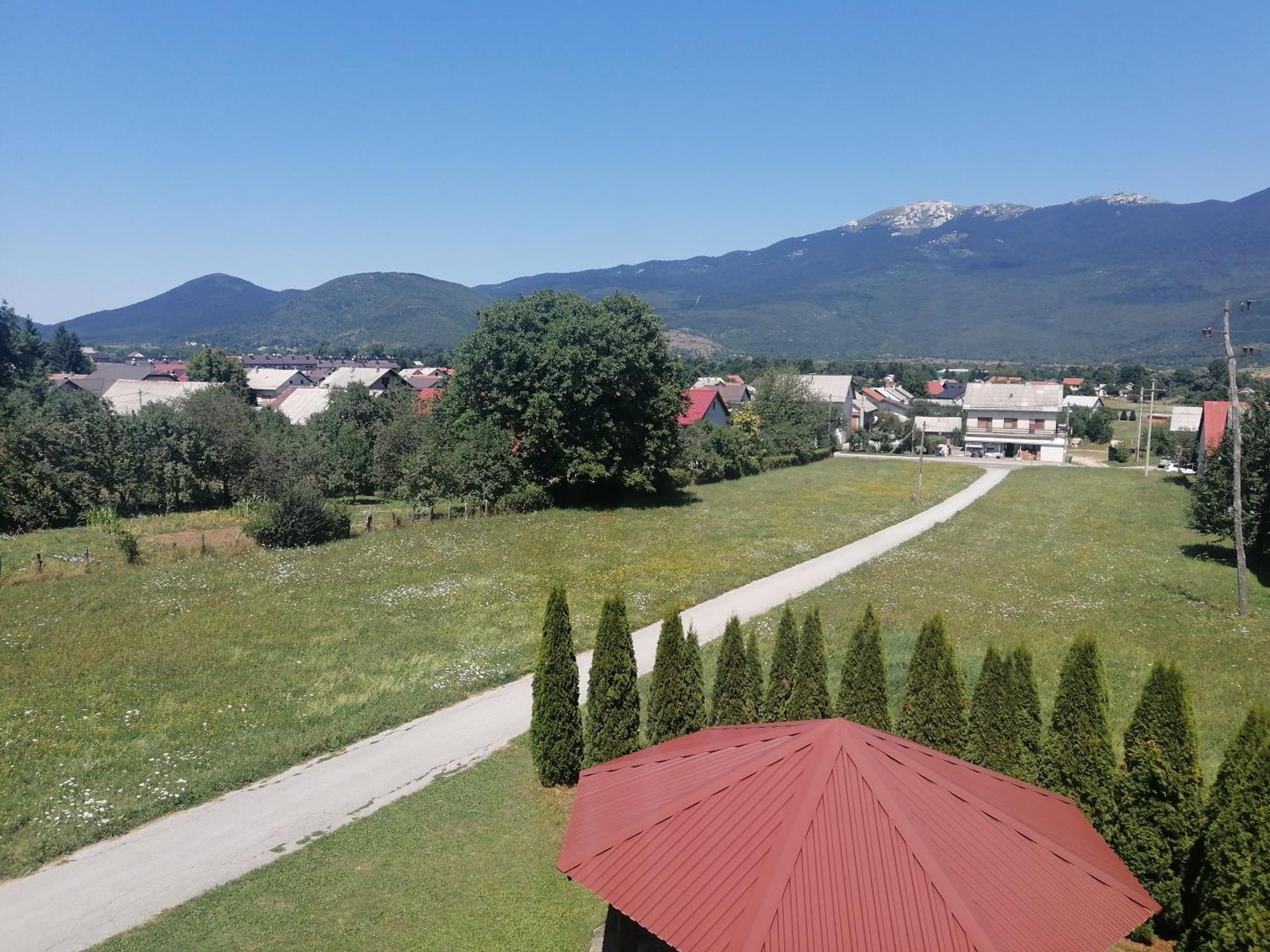 Jelena Hotel Korenica Exterior photo